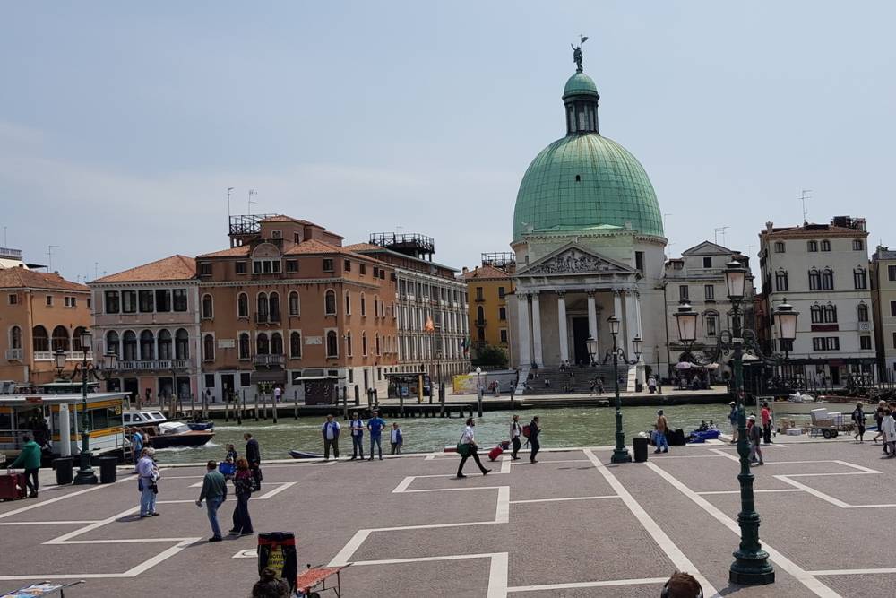 ВОЗ назвала причину высокой смертности в Италии от коронавируса