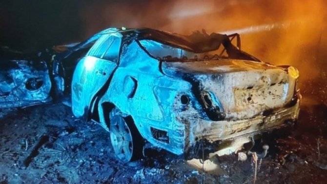 Под Саратовом сгорела машина – погибли два человека