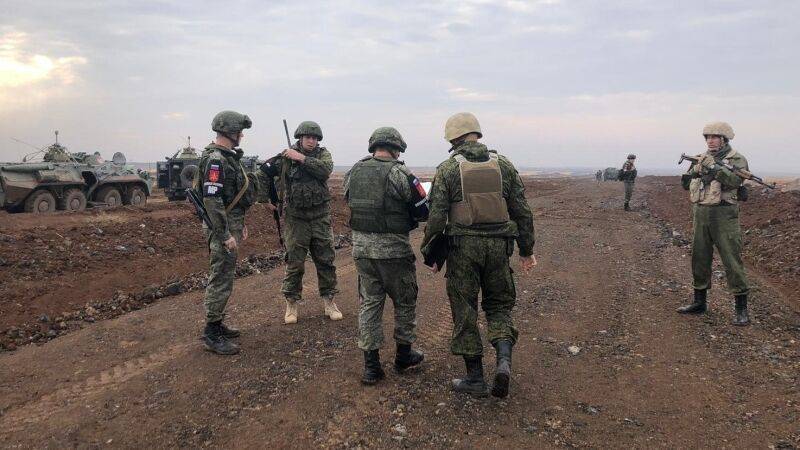 РФ и Турция отправились в совместное патрулирование трассы М-4 в Идлибе