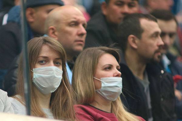 Трое пациентов с коронавирусом заразились в России