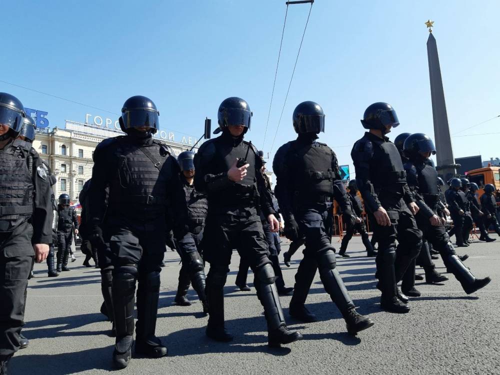 В Петербурге начались задержания участников пикетов против поправок в Конституцию