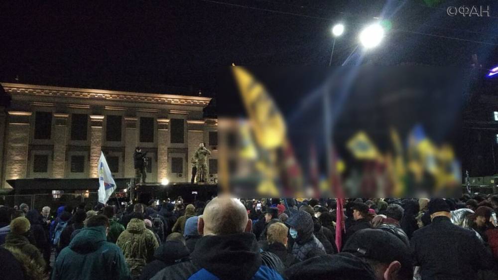Пушков назвал бешенством обстрел радикалами российского посольства в Киеве