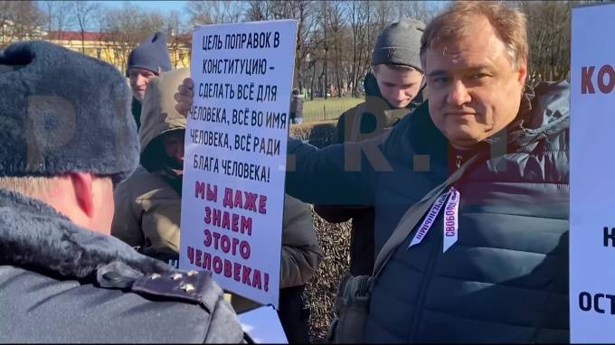 Видео: в Петербурге продолжаются аресты активистов