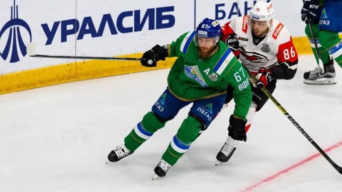 Нападающий "Салавата Юлаева" Линус Умарк хочет, чтобы КХЛ отменила сезон