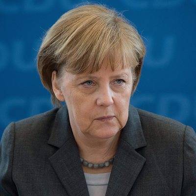 Меркель приняла решение с 16 марта закрыть границы с Францией, Австрией и Швейцарией