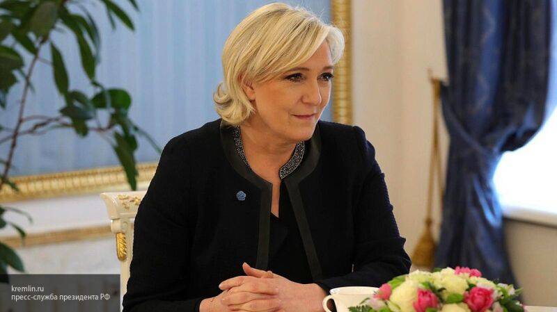 Ле Пен призвала Макрона закрыть границы Франции с Италией и Испанией из-за коронавируса