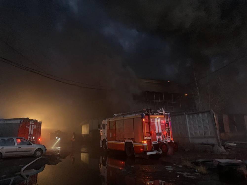 Три человека погибли при пожаре в частном доме в Иркутской области