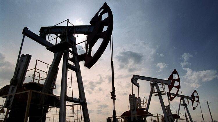 Стоимость нефти опустилась более чем на пять процентов