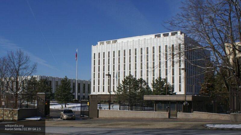 Посольство России в США прекратило работу из-за коронавируса