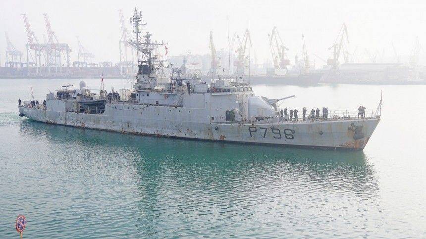 Кораблям НАТО близ Крыма мешают вести разведку российские РЭБ