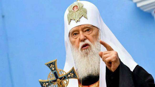 Филарет призвал украинцев не бояться проводить церковные обряды