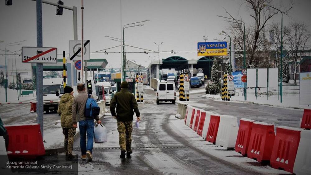 СМИ сообщили о толпах украинских гастарбайтеров на границе с Польшей