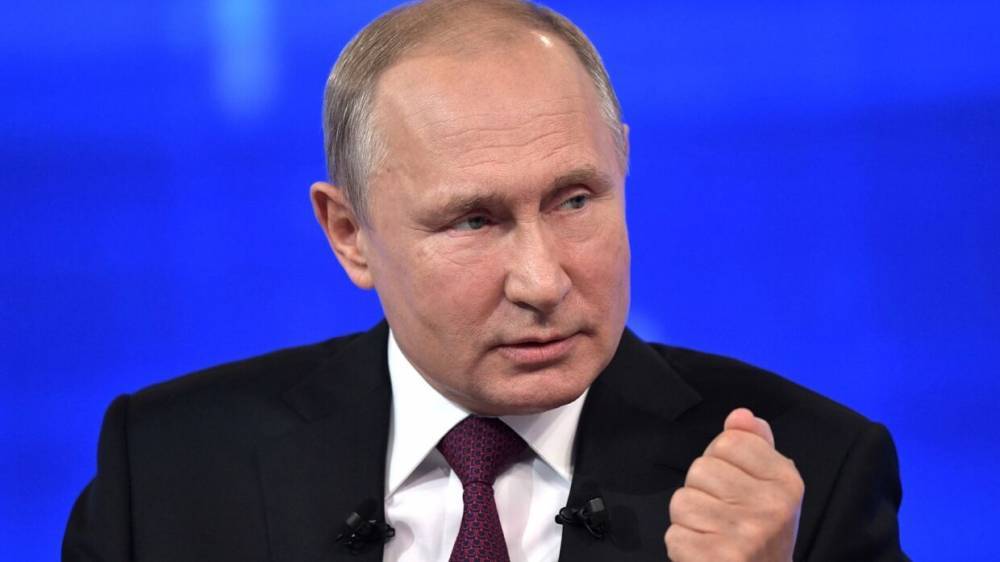 Путин заявил, что России удалось компенсировать потери от санкций