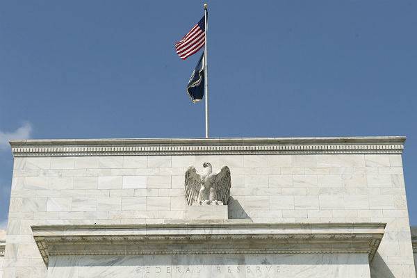 ФРС США «уронила» базовую ставку почти до нуля