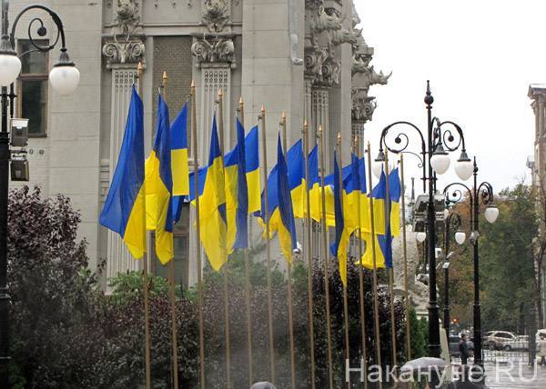 В Киеве вводится режим ЧС: ограничен въезд и выезд, работать будут только продуктовые магазины