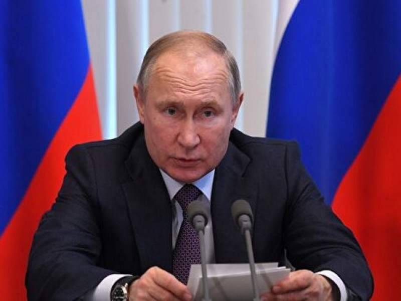 "Плевать на них": Путин оценил влияние западных санкций на экономику России
