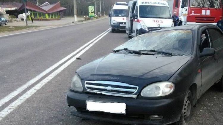 Под Симферополем авто врезалось в столб: один человек погиб