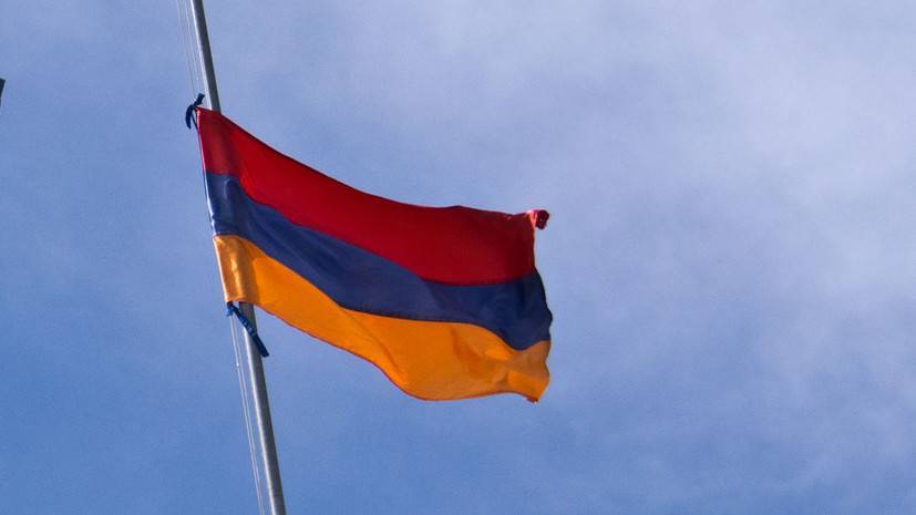 В Армении ввели режим ЧП на месяц из-за коронавируса