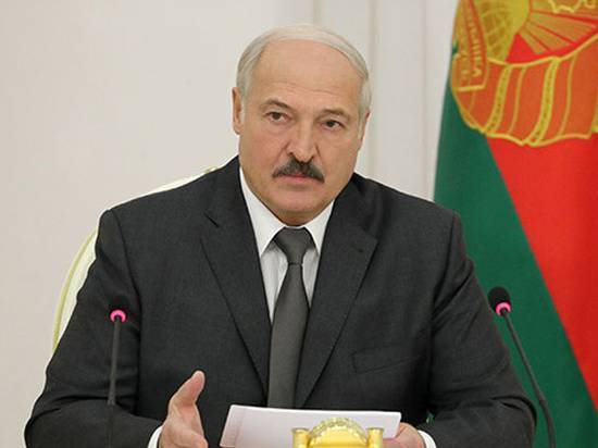 Лукашенко отказался закрывать границу с Россией: «Фуры будут до Кремля»