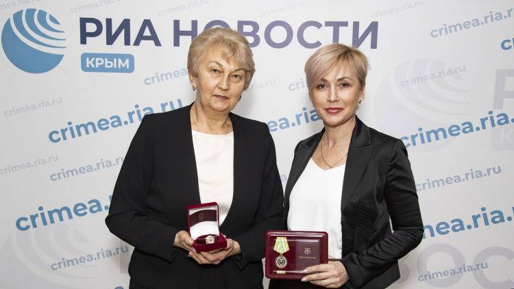 "За верность долгу": Госсовет РК наградил МИА "Россия сегодня"