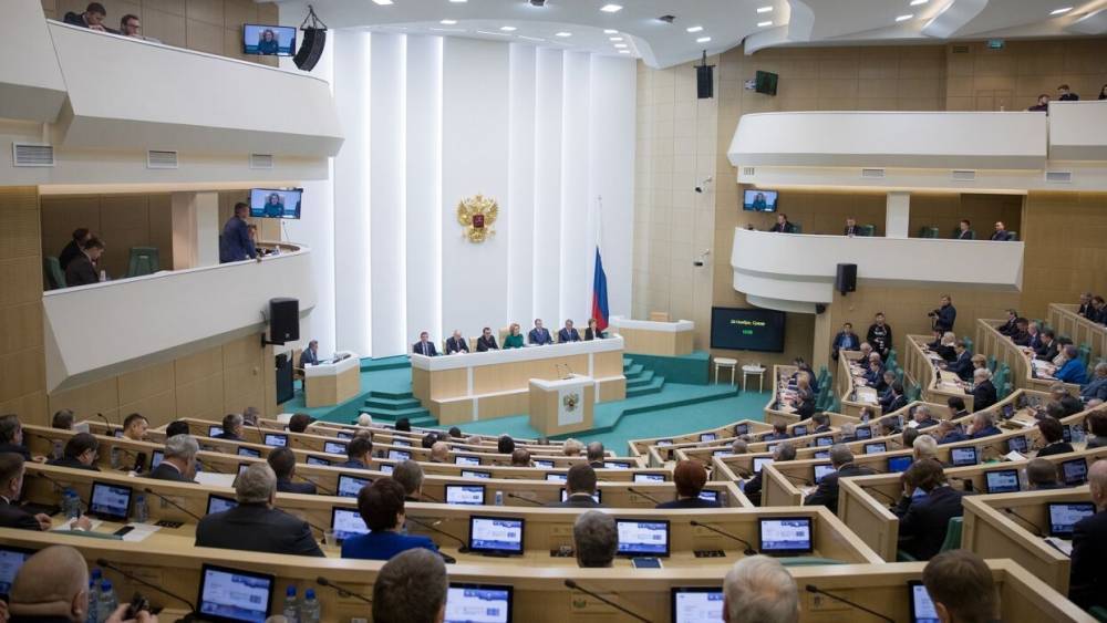 Совет Федерации не будет отменять пленарные заседания из-за коронавируса