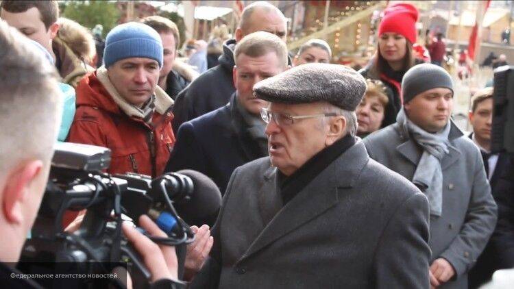 Жириновский упрекнул КПРФ в халатности из-за проведения собраний во время пандемии