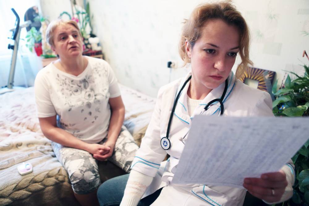 Москвичам посоветовали вызывать врача на дом при наличии симптомов ОРВИ - vm.ru