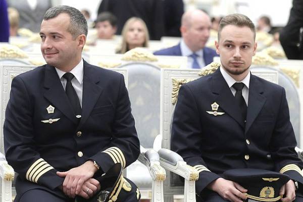 «Уральские авиалинии» опровергли сообщения, что Дамир Юсупов стал «личным пилотом» Путина