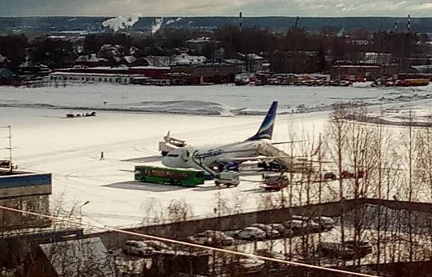 В Сыктывкаре экстренно приземлился Boeing из-за больного пассажира