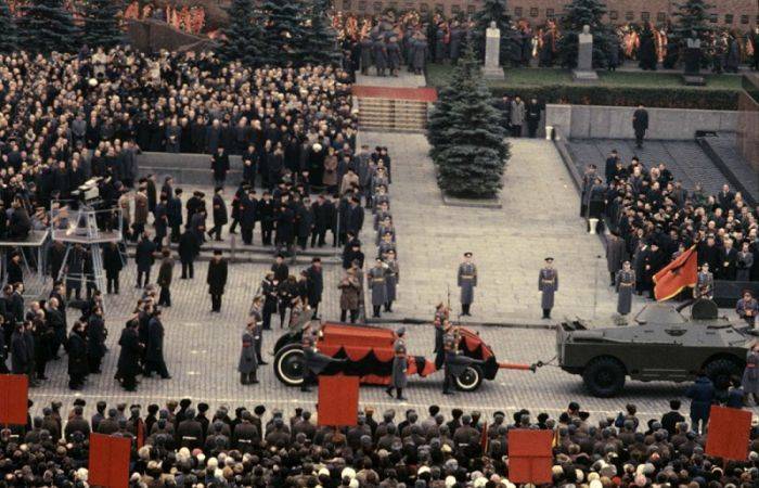 Леонид Брежнев - Владимир Ленин - Как проходили похороны советских вождей - newsland.com
