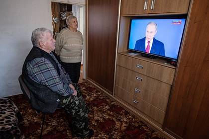 Пожилым россиянам рекомендовали сидеть дома из-за коронавируса
