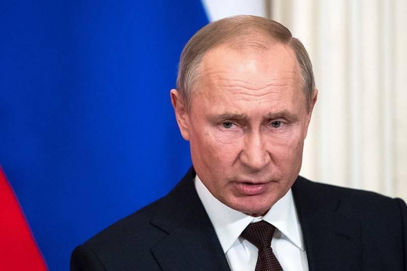 Владимир Путин: Я думаю, что всем нам нужна Великая Россия. А не шоу на различных уровнях политической власти