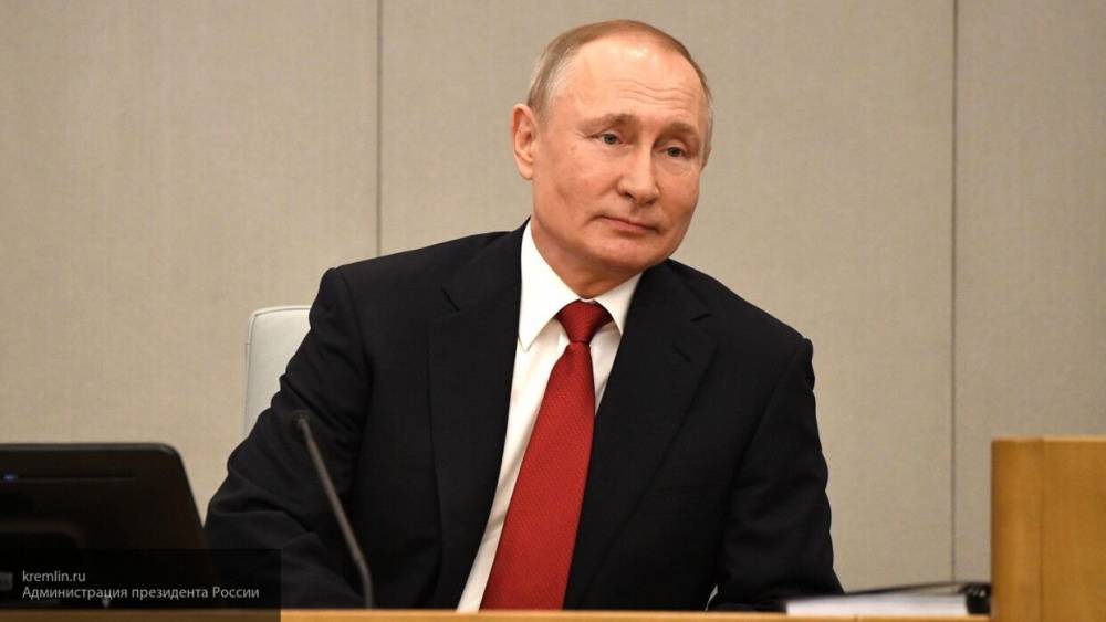 Путин призвал обеспечить всех политиков равными возможностями для работы