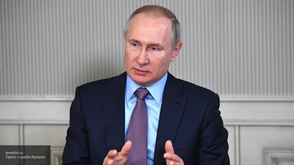 Путин заявил, что в парламенте не должны происходить "бардак и шоу"