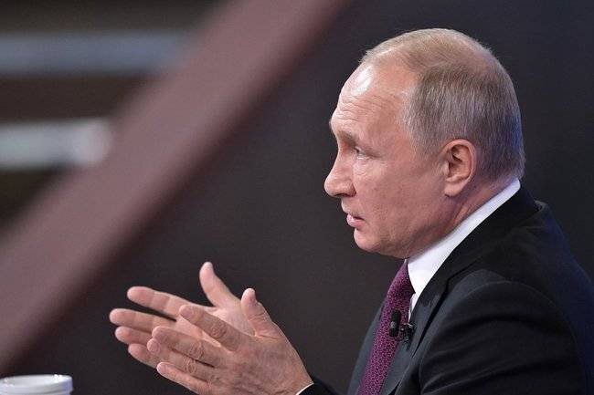 Путин: «Сейчас человека так просто, за колбасу не купишь»