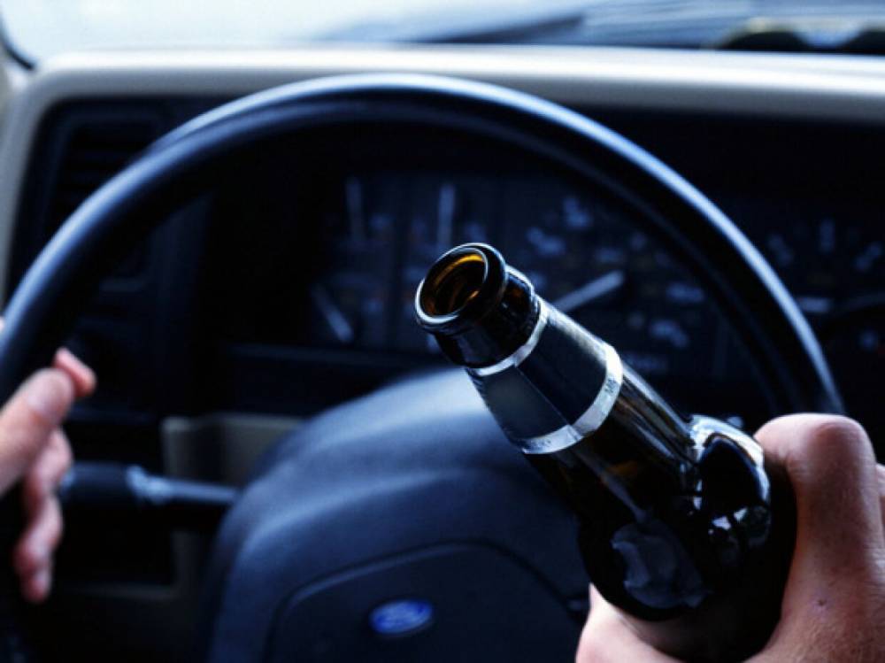 Вологодские полицейские прострелили колеса машины, которой управлял пьяный водитель