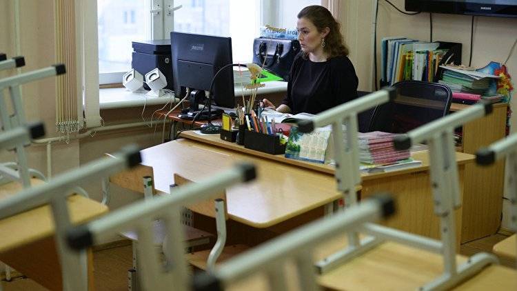 Из-за вируса в Крыму закрыли две школы и десятки классов
