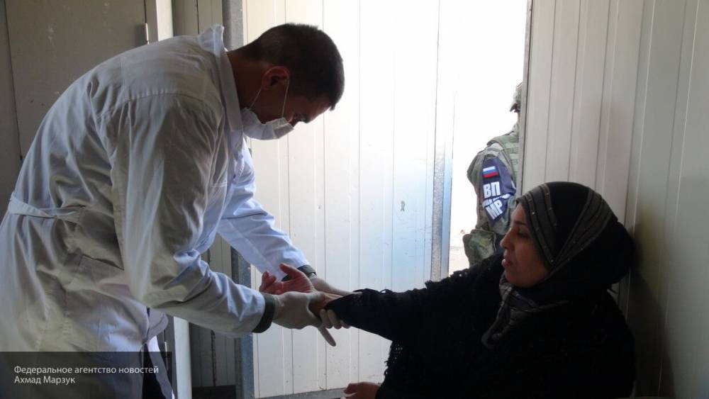 Российские врачи оказывают медпомощь сирийцам в Алеппо