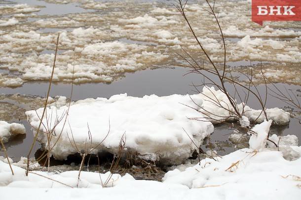 В Коми закрыли две ледовые переправы