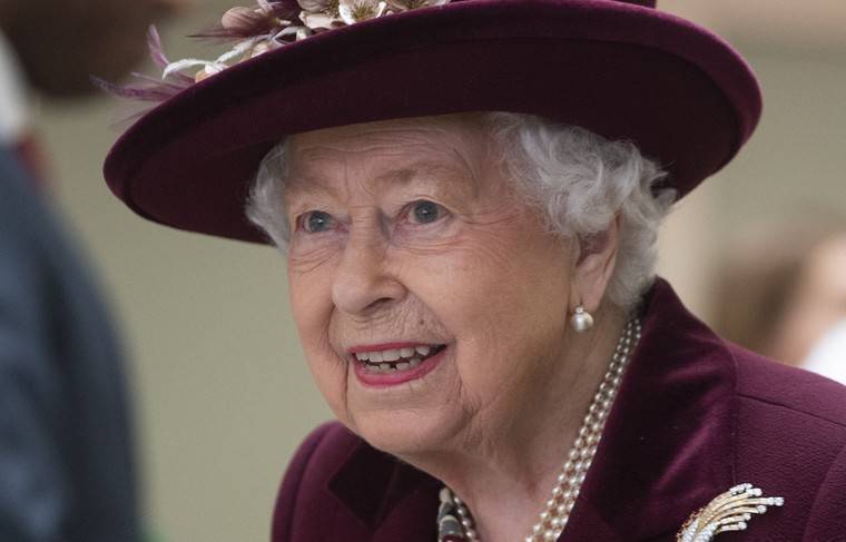 Елизавета II вернулась в Букингемский дворец, несмотря на угрозу COVID-19