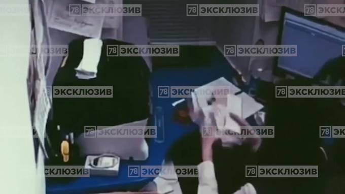 Вооруженный налет на банк на Большевиков попал на видео