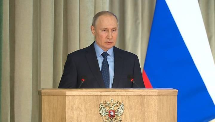 Путин: бороться с коррупцией надо всегда и на всех направлениях