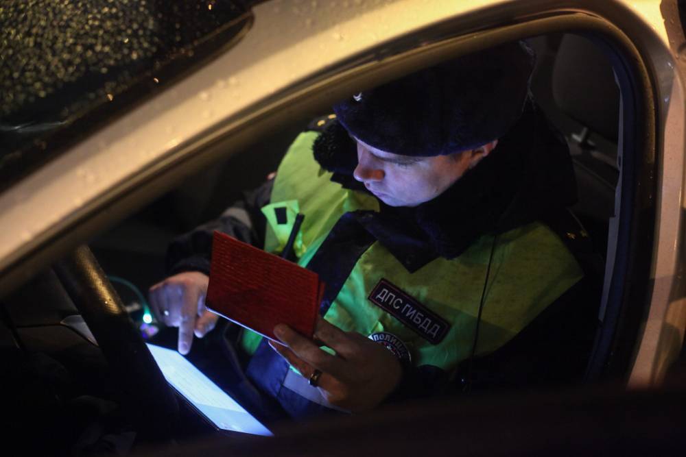 Полиция установила личность водителя, сбившего пешехода в центре Москвы