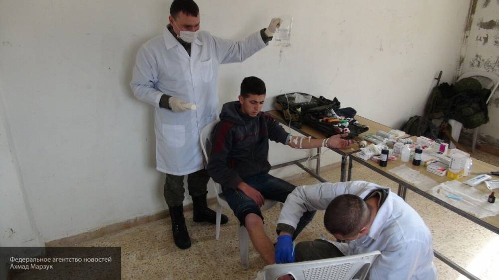 Жители сирийского Алеппо получили помощь от российских военных врачей