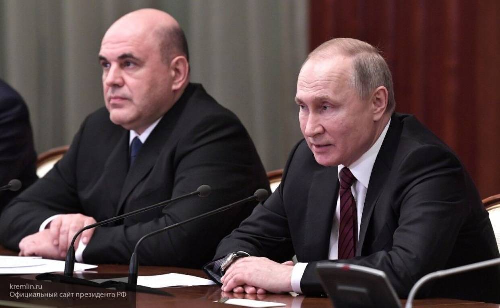 Путин и Мишустин призвали россиян не запасаться продуктами из-за коронавируса