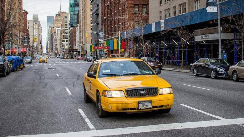 Карантин ударил по такси: выручка водителей по всему миру стремительно падает