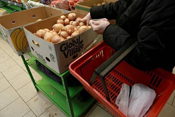 Свердловской области грозит дефицит овощей и фруктов после закрытия границ России из-за COVID-19