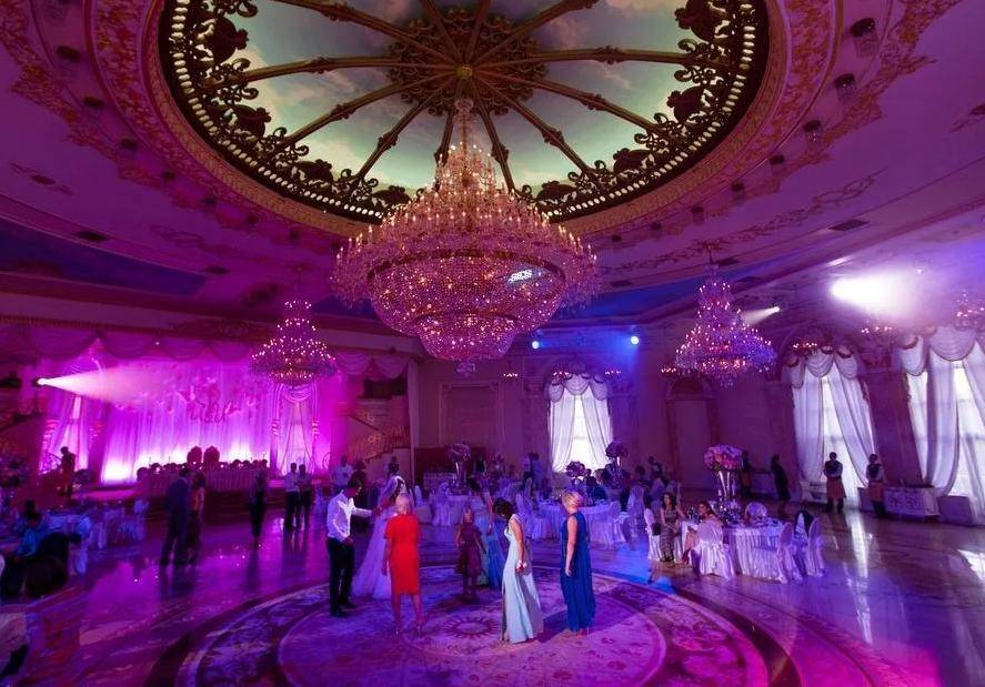 Более 1000 пар заключили брак на необычных площадках Москвы