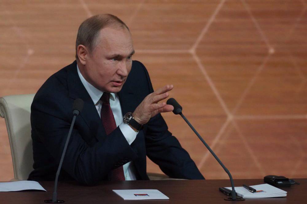 Путин попросил о гибком графике работы для сотрудников с детьми