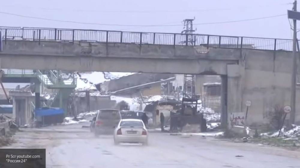 Инженеры САА расчищают трассу М5 Дамаск — Алеппо с целью возобновить движение транспорта